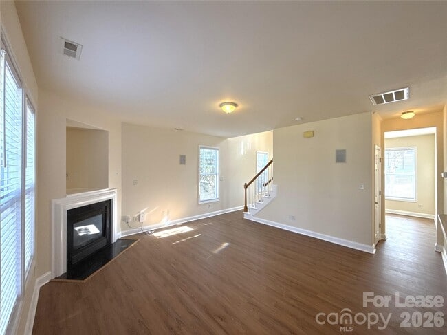 Building Photo - 10082 Paisley Dr