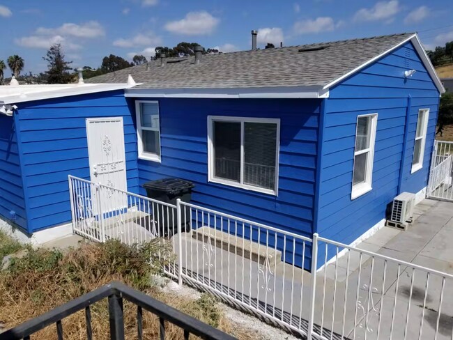 Building Photo - 5288 Santa Margarita St