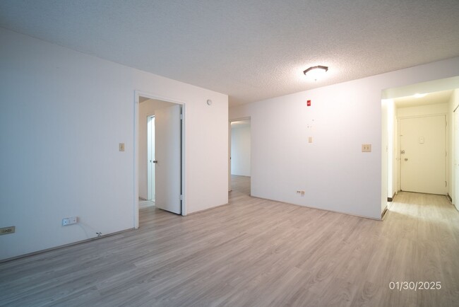 Building Photo - 2 bedroom/2 bath/1 parking in Coral Terrace