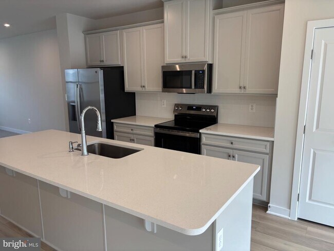Building Photo - 4362 Southerby Dr