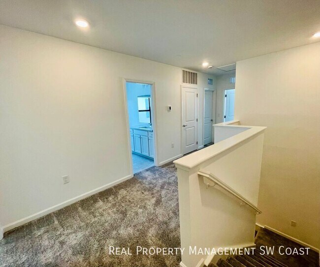 Building Photo - 27851 Solis Grande Dr
