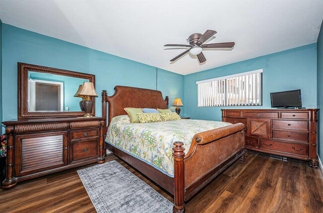 Building Photo - 6295 Bahia Del Mar Cir