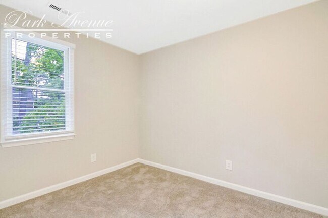 Building Photo - 7300 Bassett Hall Ct
