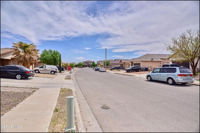 Building Photo - 14373 High Rock Dr