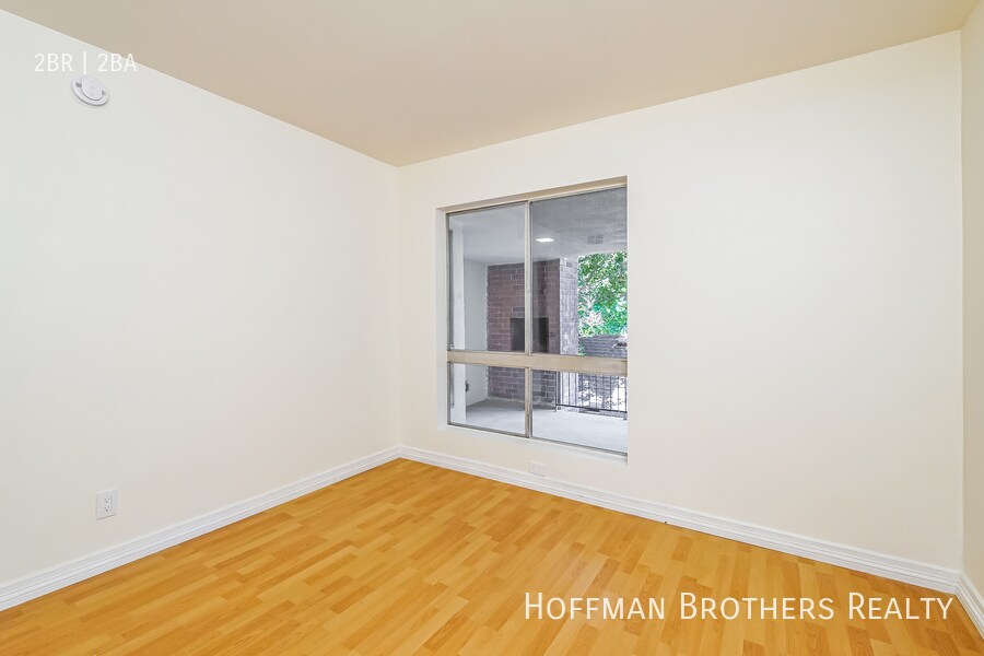 Building Photo - 4807 Woodley Ave