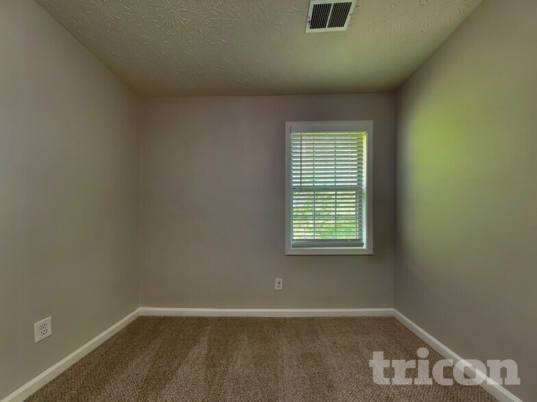 Building Photo - 1110 Karastan Ct SW