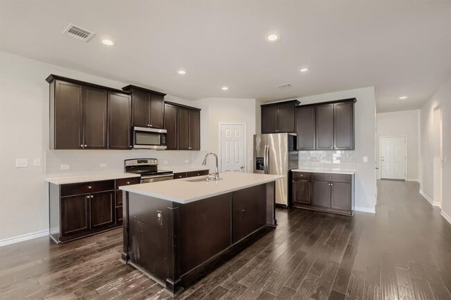Building Photo - 173 Flexus Ln