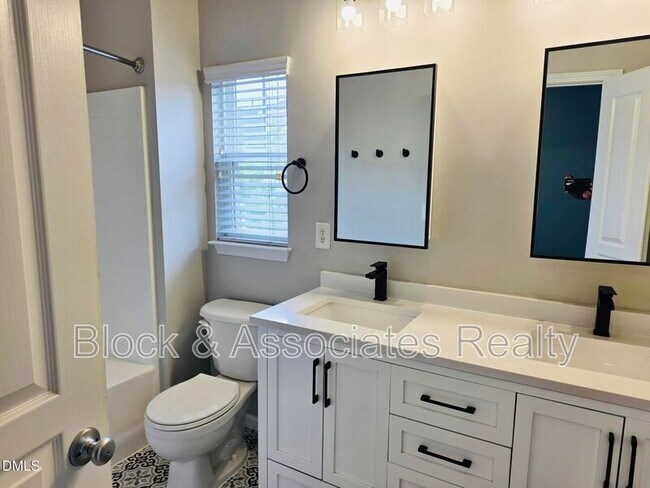 Building Photo - 124 Braeside Ct