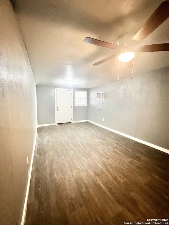 Building Photo - 311 Glamis Ave