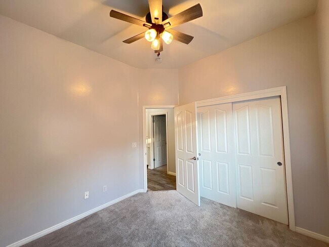 Building Photo - NORTHWEST BAKERSFIELD