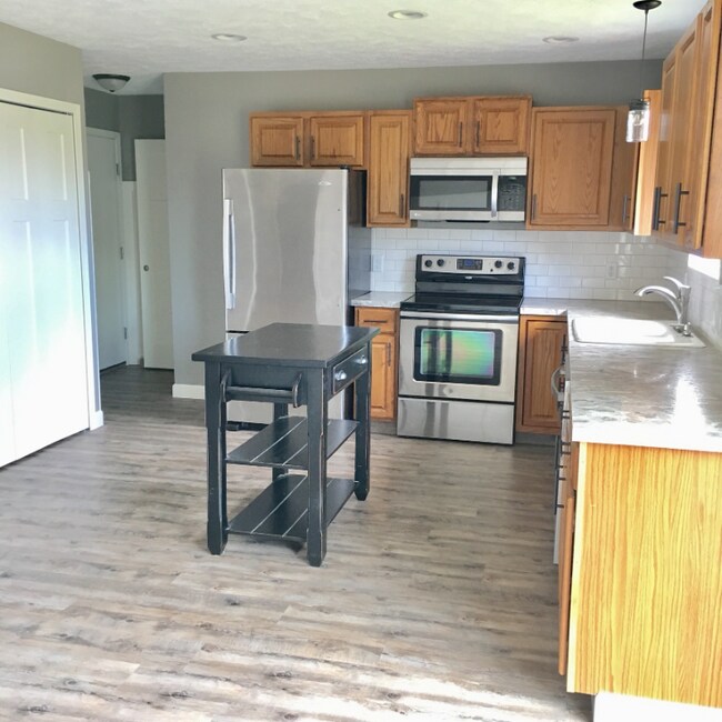 Building Photo - 7644 Deer Track Run