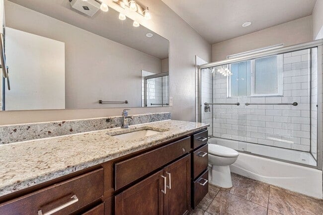 Building Photo - 5417 S Fox St