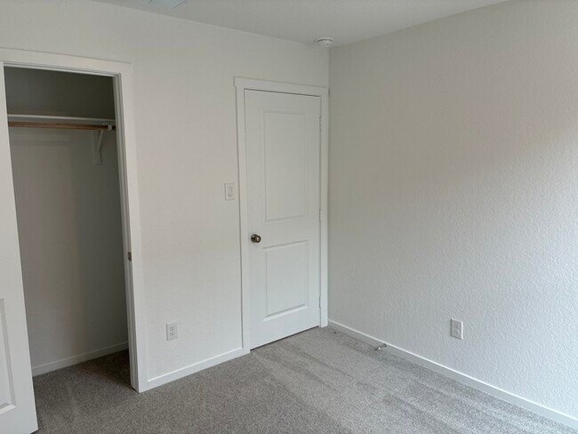 Building Photo - Charming 4 beds 2 baths in San Antonio!