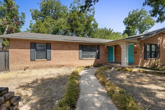 Building Photo - 3817 Parkwood St