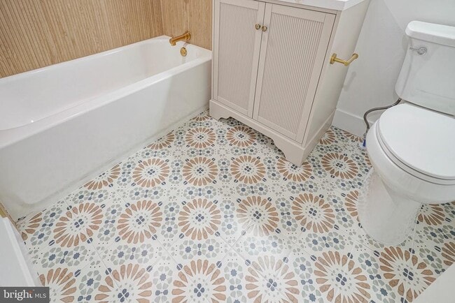 Building Photo - 316 Farmdale Rd