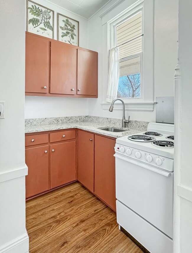 Building Photo - 603 Franklin Ave