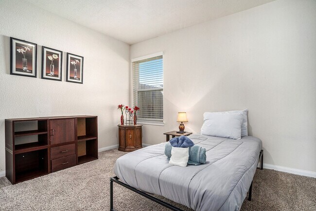 Building Photo - 8302 Tourmaline Wy