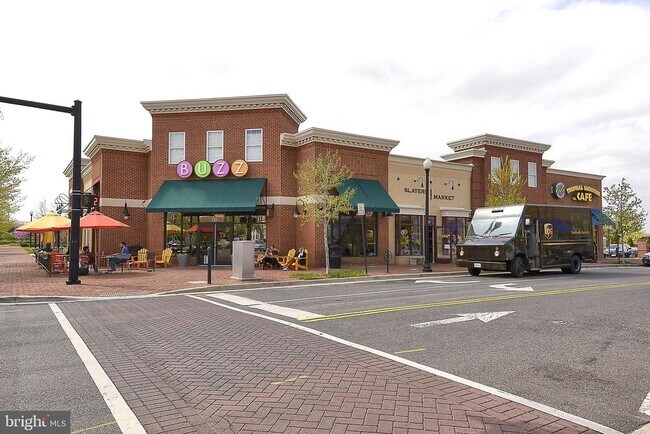 Building Photo - 501 Slaters Ln