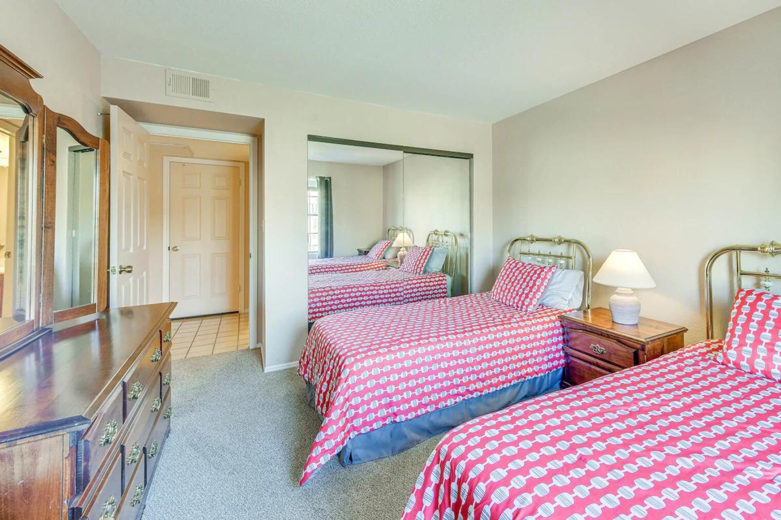 Building Photo - 205 E Boise St