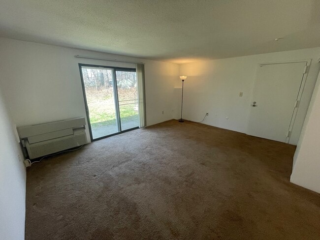 Building Photo - 17 Village Rock Ln