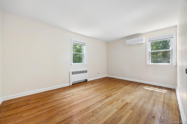 Building Photo - 1 Blackthorn Ln