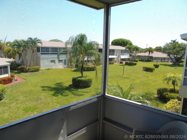 Building Photo - 309 Circle Dr S