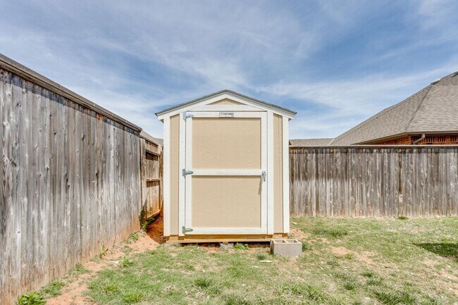 Building Photo - 2125 Heavenly Dr