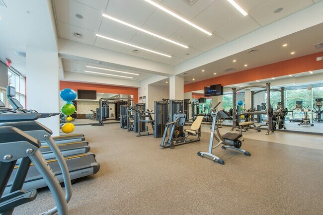 Building Photo - Live Luxury Near Hermann Park – 1 Month Free!