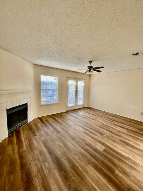 Building Photo - 600 Bagby Ave