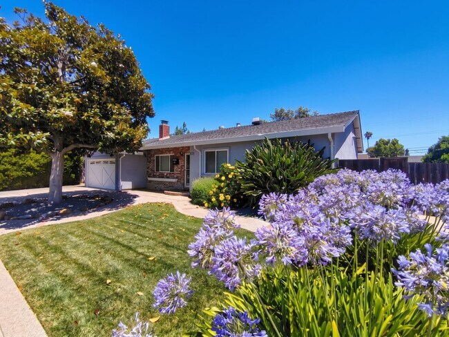 Building Photo - Charming West Dublin Home With an Expansive Backyard Oasis