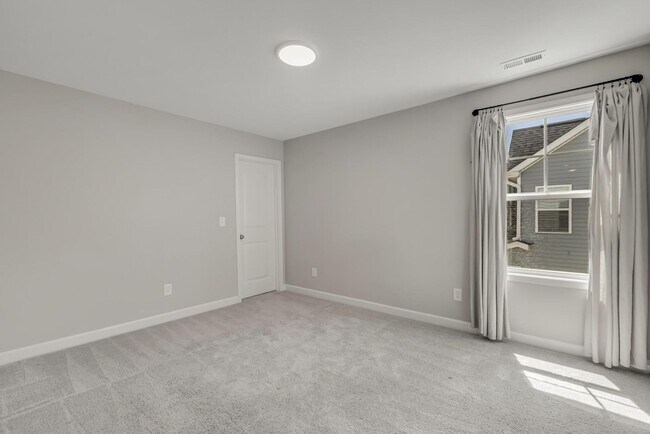 Building Photo - House Available NOW!