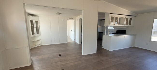 Building Photo - 120 Linda Sue Ln