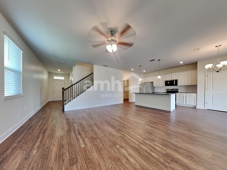 Building Photo - 5780 Hampton Creek Rd