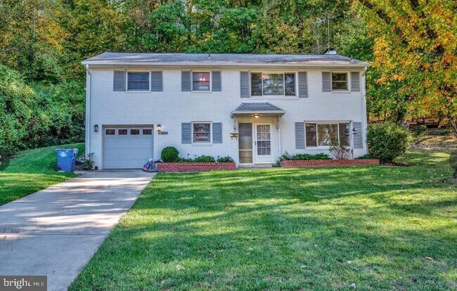 Building Photo - 6507 Byron Ave