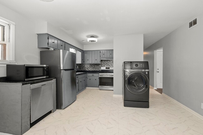 Building Photo - 8342 W Lincoln Hwy