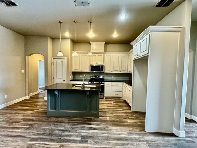 Building Photo - Cooper ISD beauty