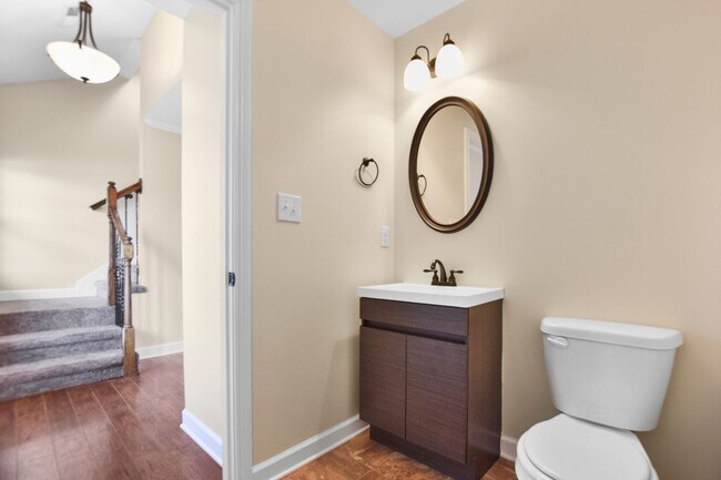 Building Photo - Pet Friendly Three Bedroom!