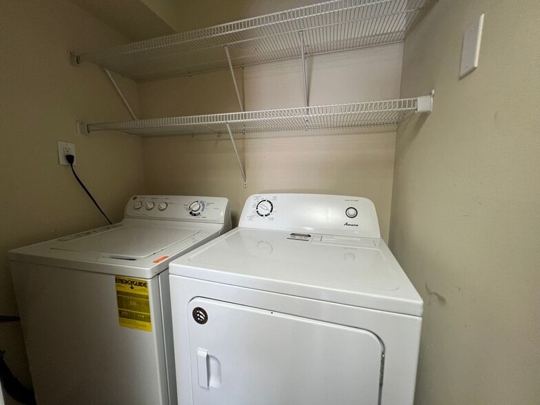 Building Photo - 506 Orange Dr