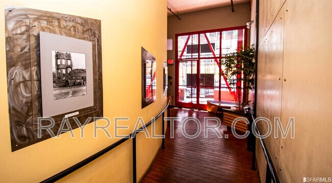 Building Photo - 18 Lansing St