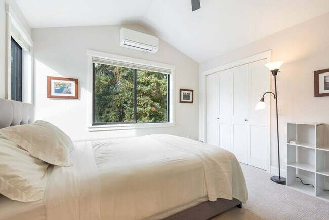 Building Photo - 9047 51st Ave NE