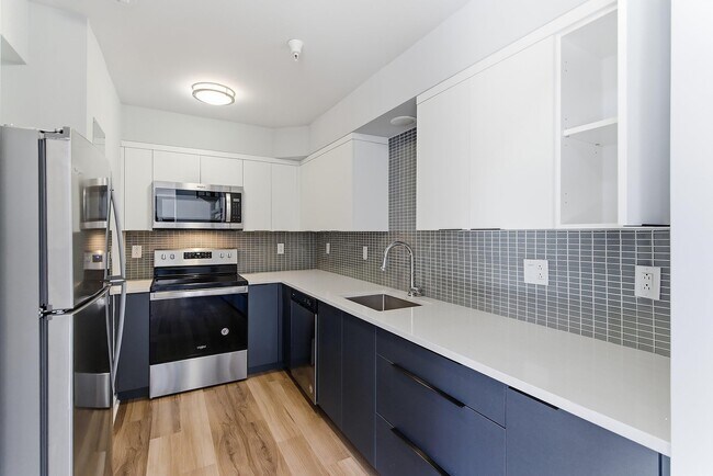 Building Photo - 160 Lafayette St