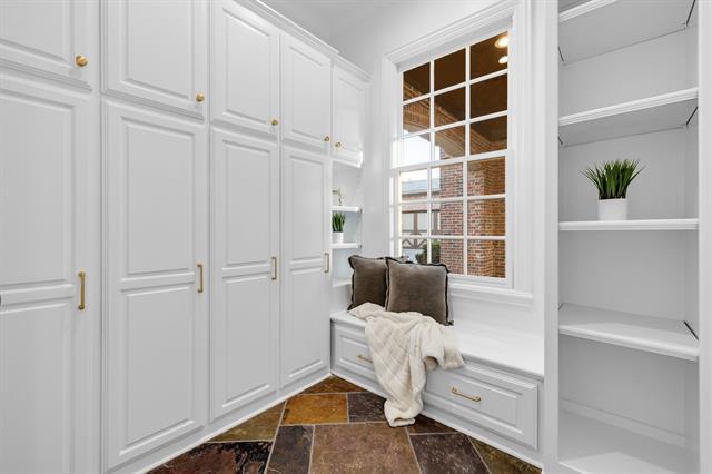 Building Photo - 5705 Morlaix Ct