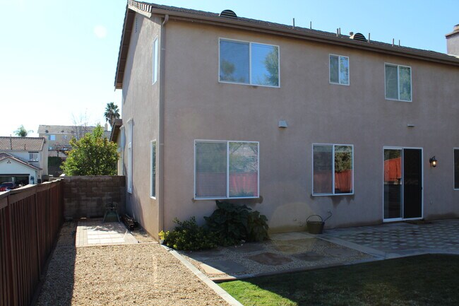 Building Photo - 35703 Date Palm St