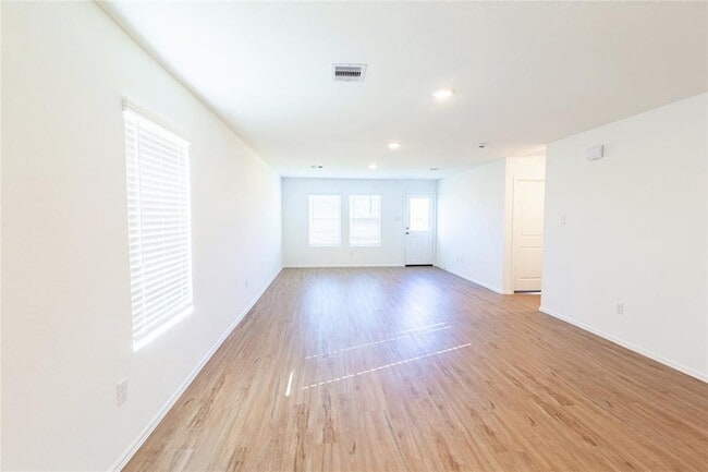 Building Photo - 7351 Gorrion Dr