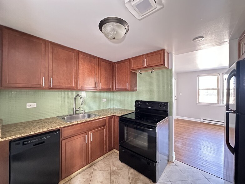 Building Photo - 7632.5 N Milwaukee Ave