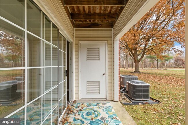 Building Photo - 1310 Sheridan Pl