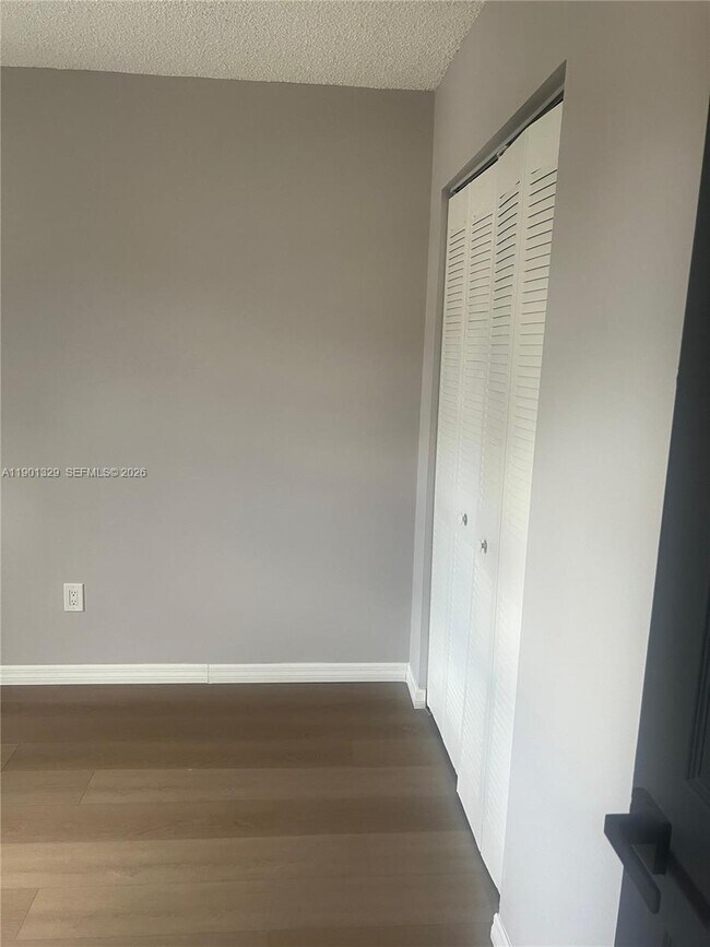 Building Photo - 438 NE 210th Cir Terrace