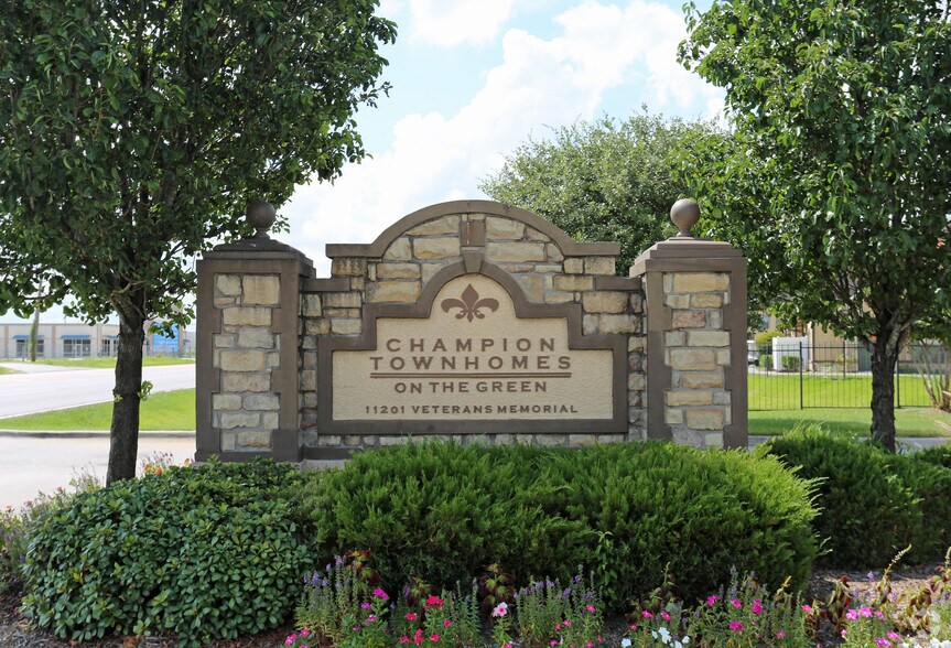 Champion Townhomes on the Green 11201 Veterans Memorial Dr Houston TX