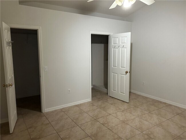 Building Photo - 486 Biscayne Ln