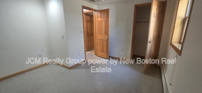 Building Photo - 120 Savage St